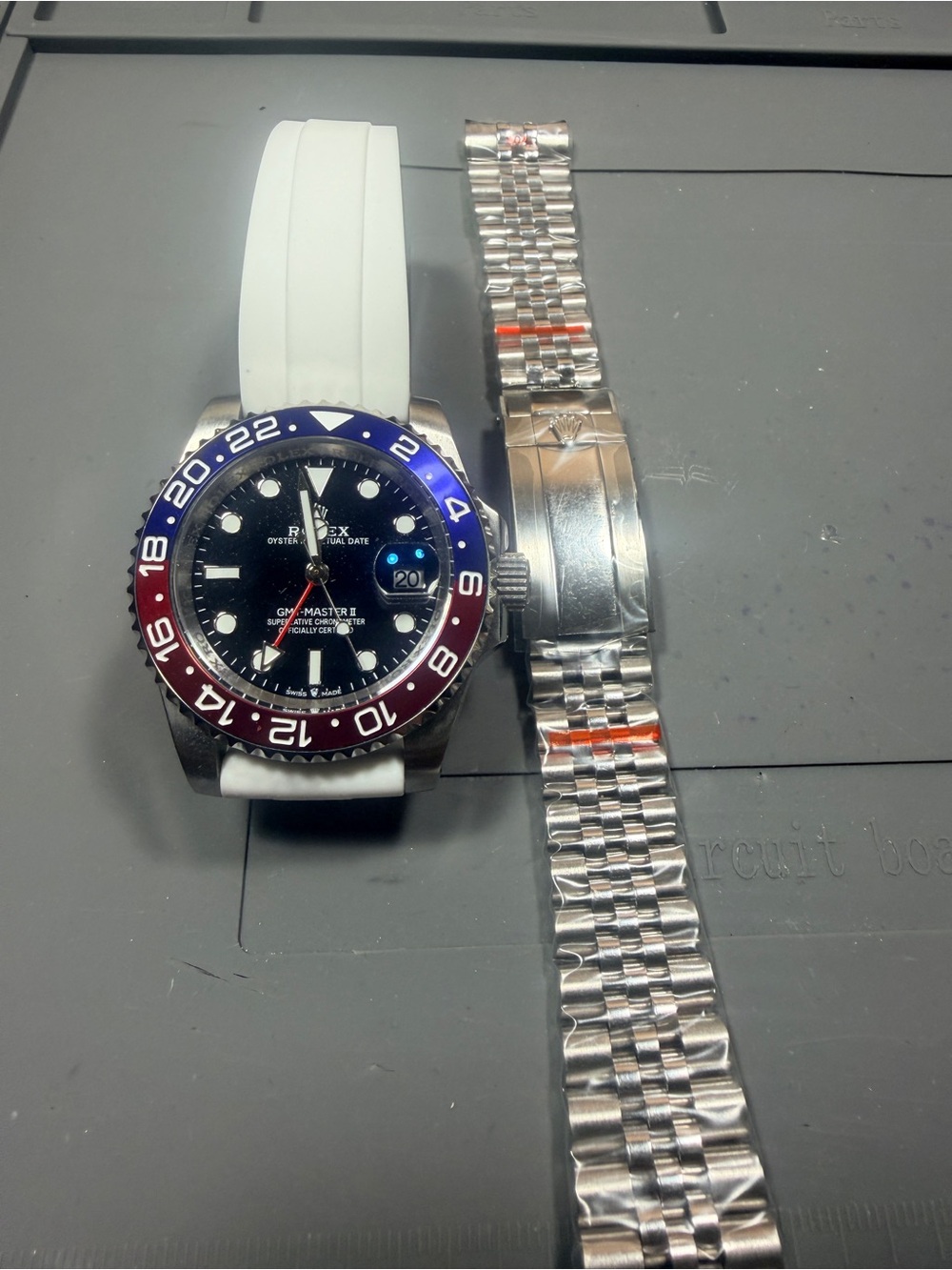 Pepsi GMT-Master II Watch - Blue & Red Bezel with White Strap